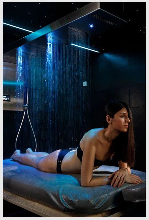 Aquaform Zenit Horizontal Shower - Image 3