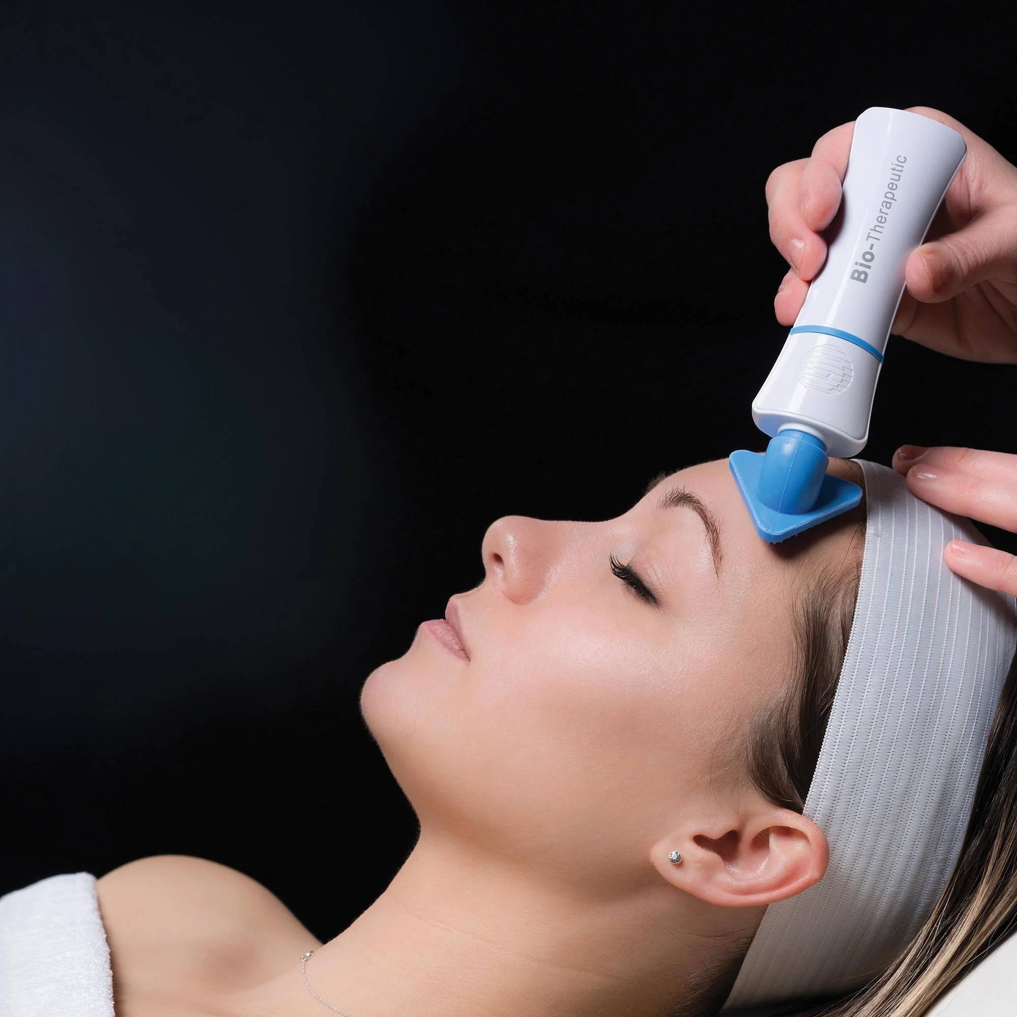 Bio-Therapeutic bt-sonic® Facial Cleansing Brush - Image 3