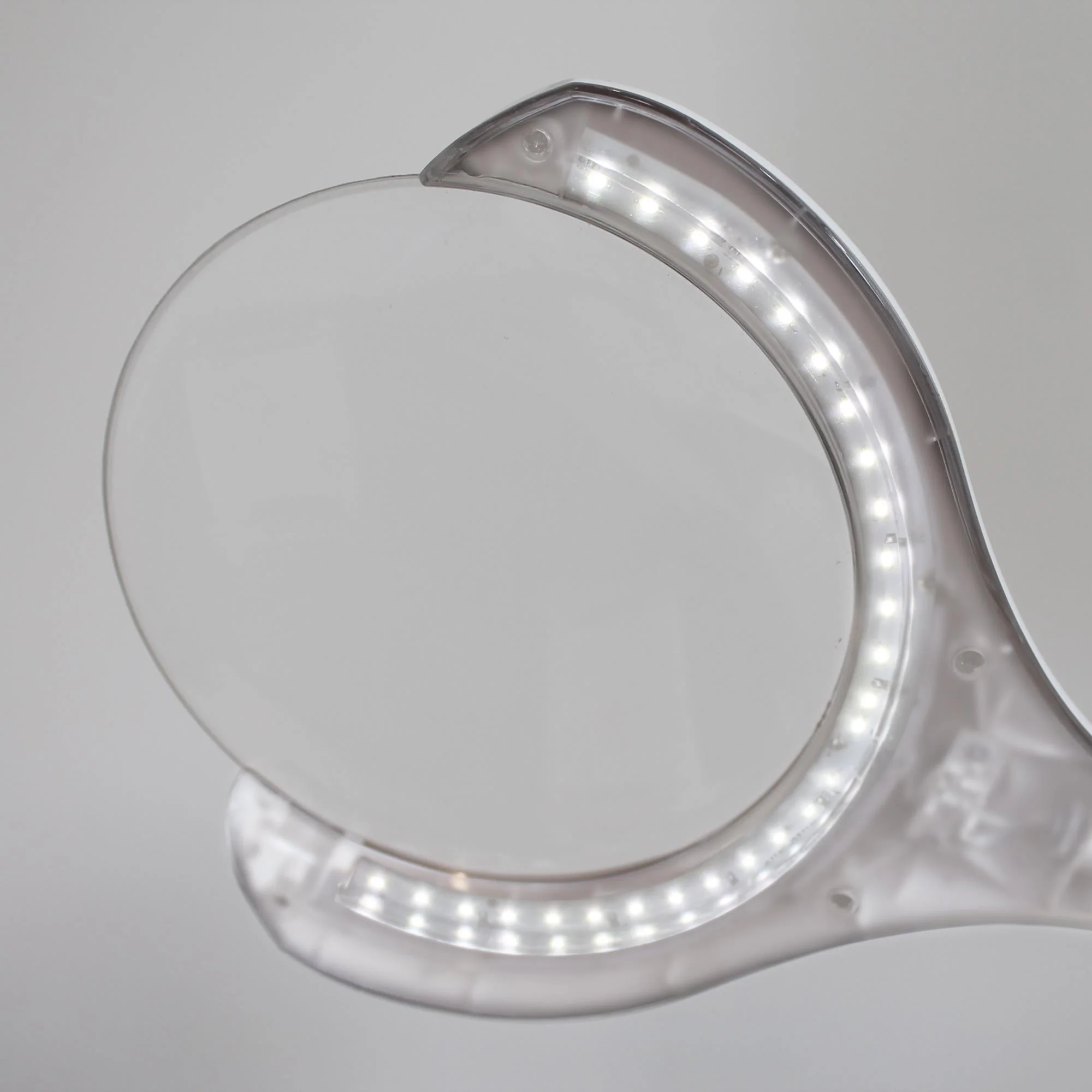 Daylight MAGnificent Floor/Table LED Magnifying Lamp - Image 7