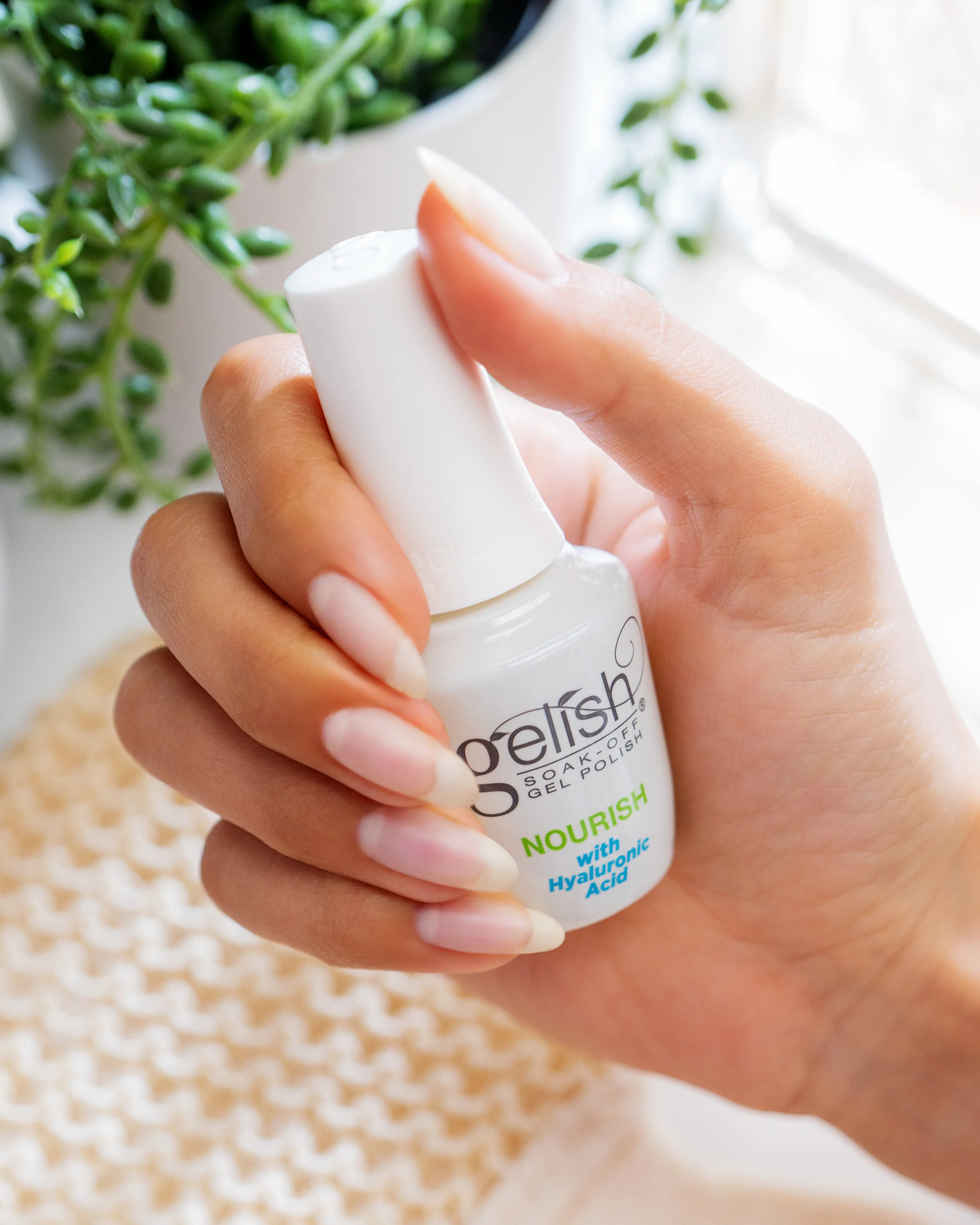Gelish Nourish Cuticle Oil with Hyaluronic Acid, 0.5 fl oz - Image 2