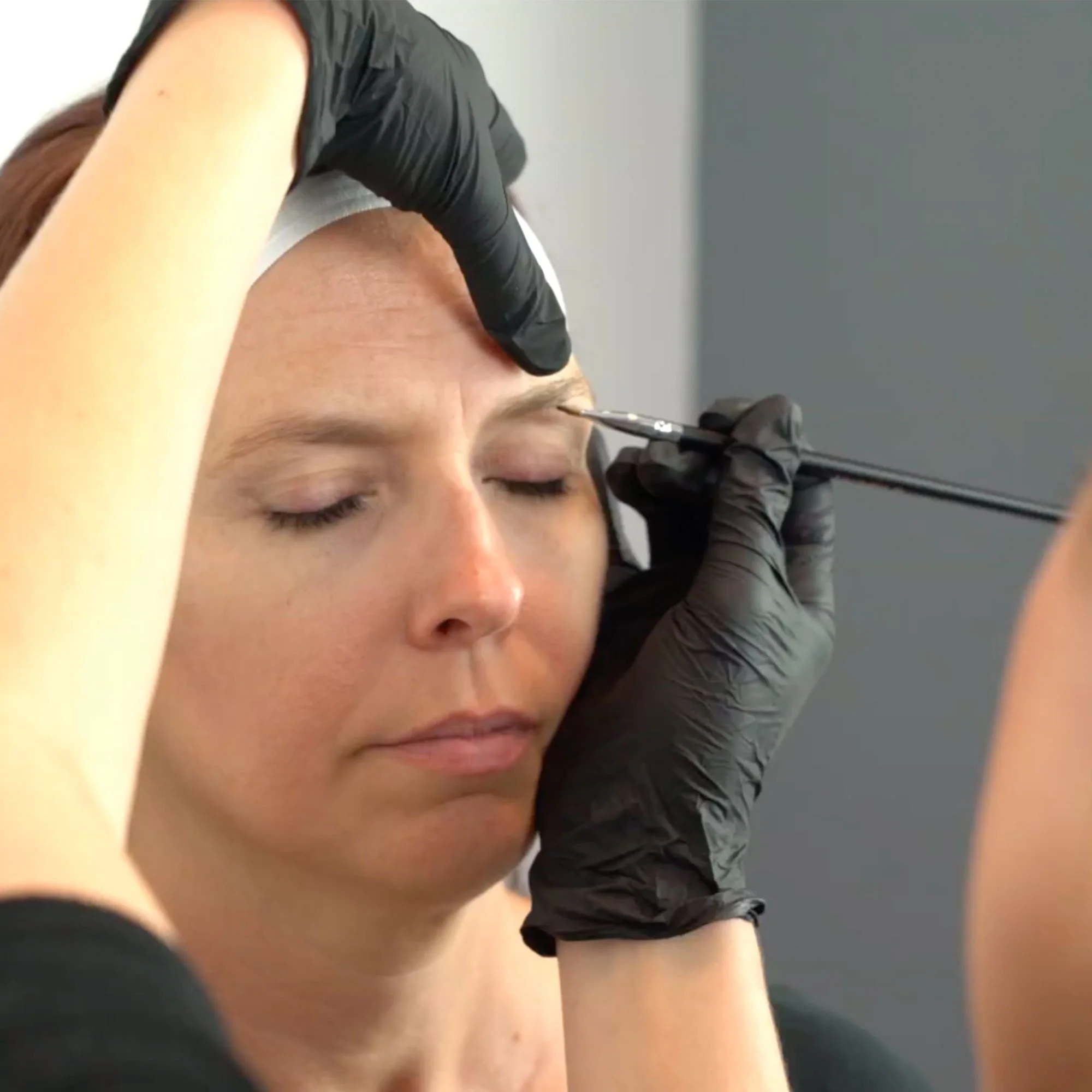 Intensive Lash and Brow Tinting Station - Image 4