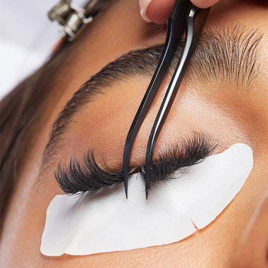 JB Lashes Iso Slim Tweezer - Image 3