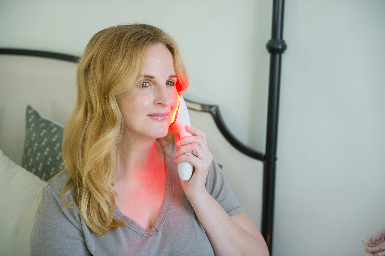 Lux Clinical Series LED, Wrinkle Reduction & Acne Treatment by reVive Light Therapy - Image 5