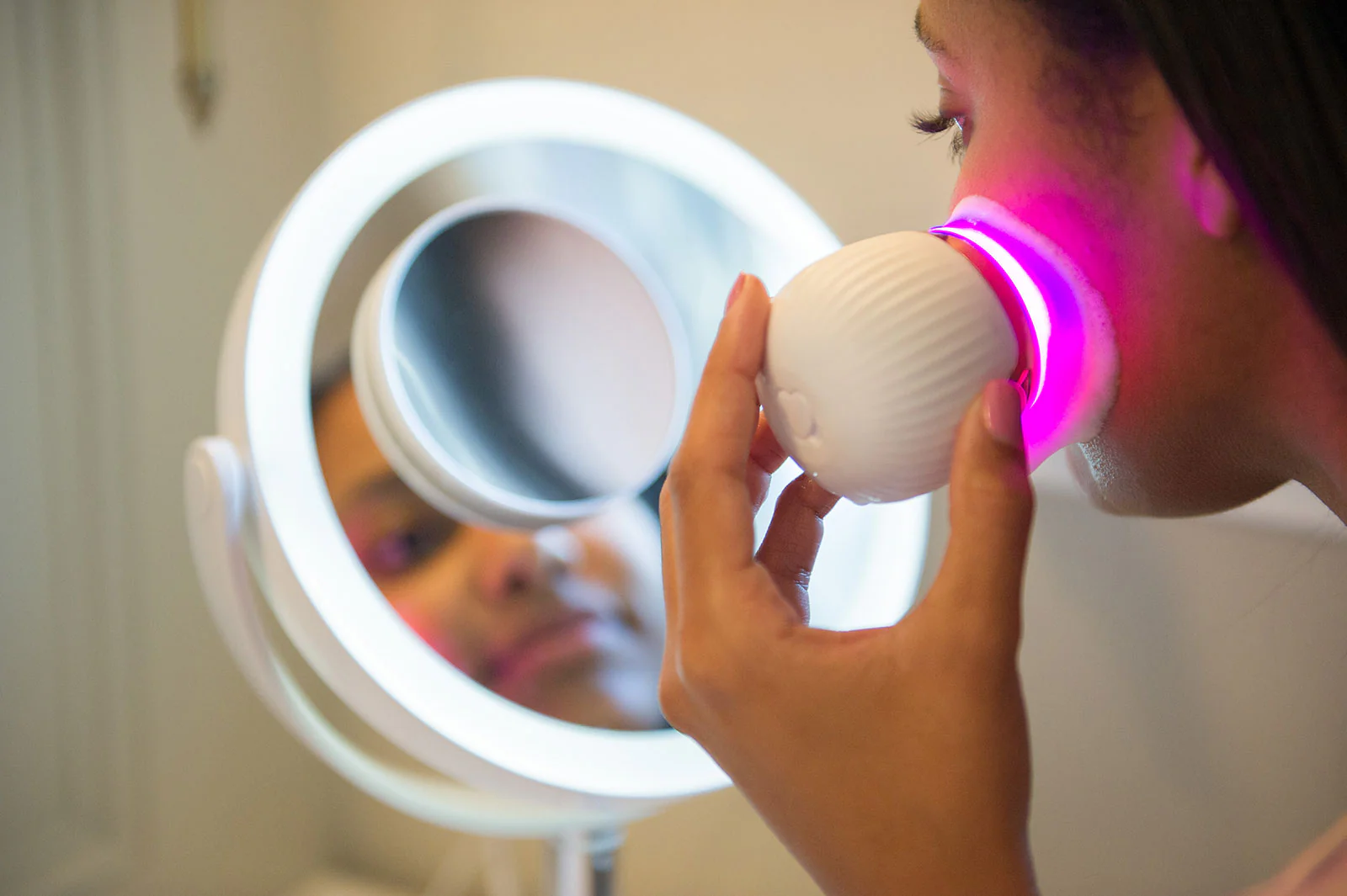Lux Soniqué Mini LED Sonic Cleanser, Wrinkle Reduction & Acne Treatment by reVive Light Therapy - Image 8