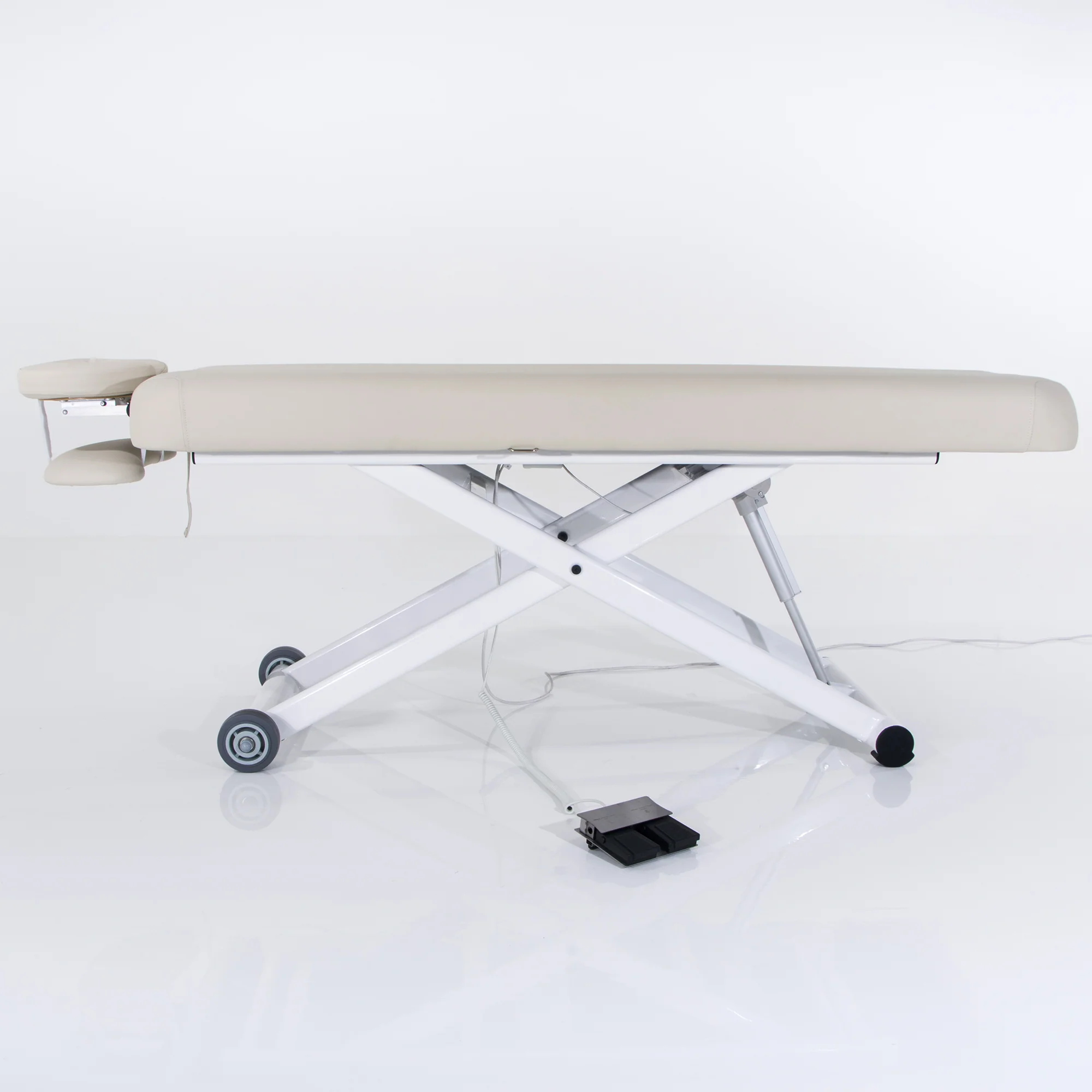 Silverfox Luxury Scissor Lift Facial Chair, Flat Top - Image 3
