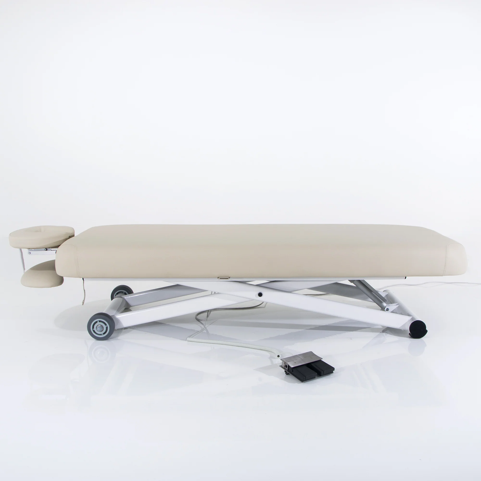 Silverfox Luxury Scissor Lift Facial Chair, Flat Top - Image 4