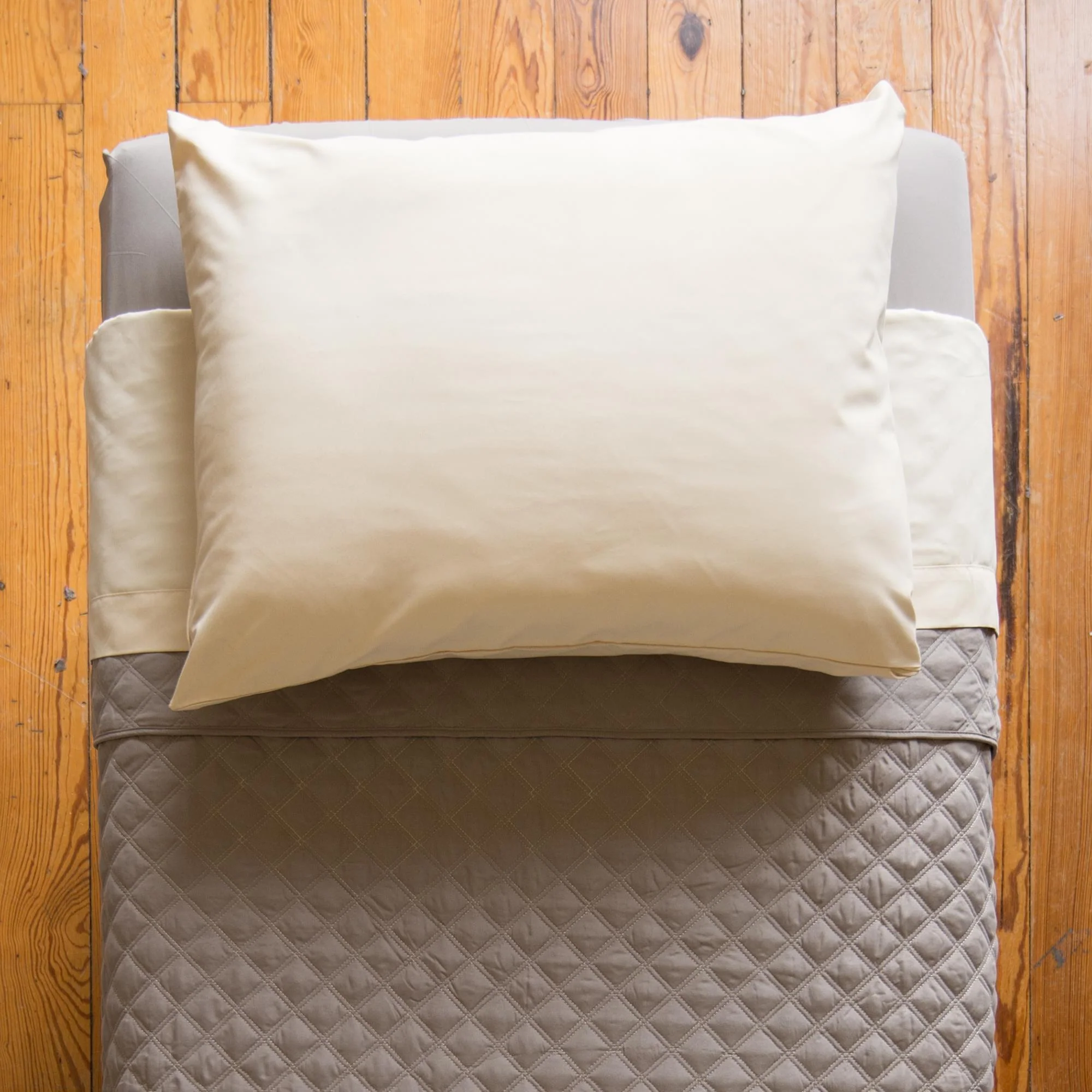 Sposh Microfiber Standard Pillowcase, Cream