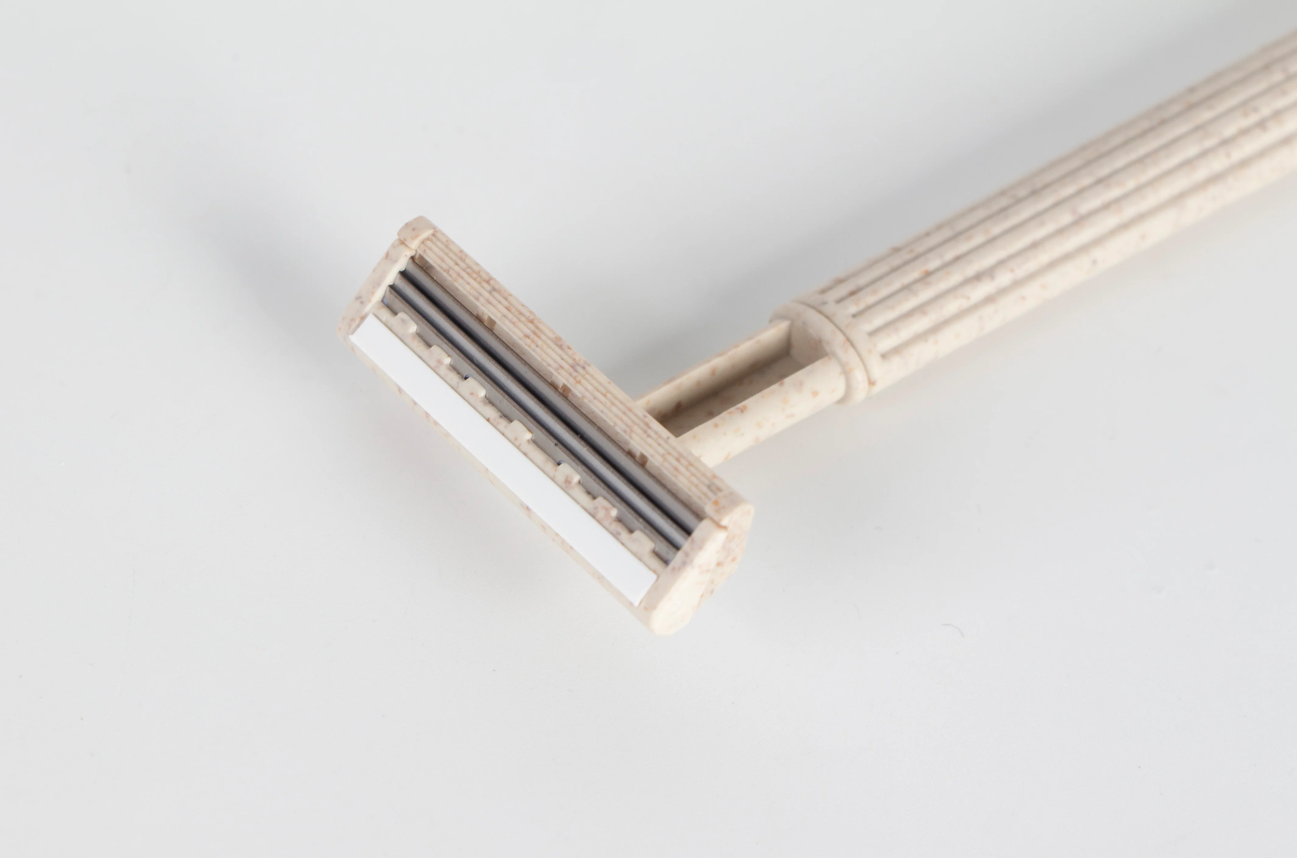 Sustayne Razor, Wheat Straw, Triple Blade