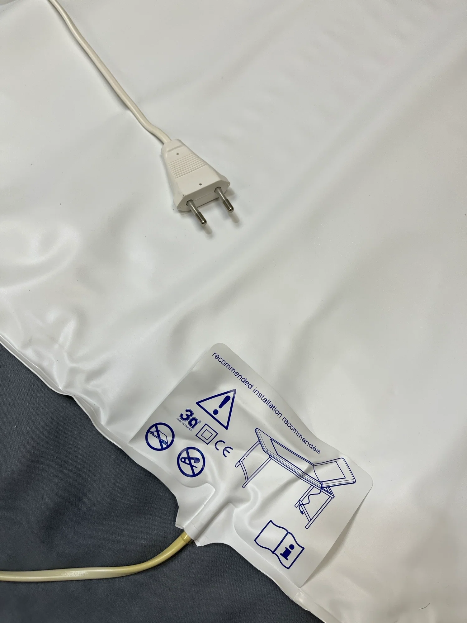 Vinyl 1 Zone Spa Table Heating Pad, 220v, 2-Pin Plug - Image 5
