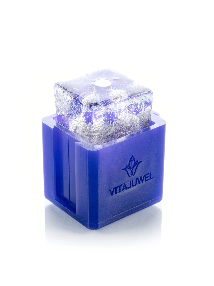 VitaJuwel Crystal Ice Cube Maker - Image 3